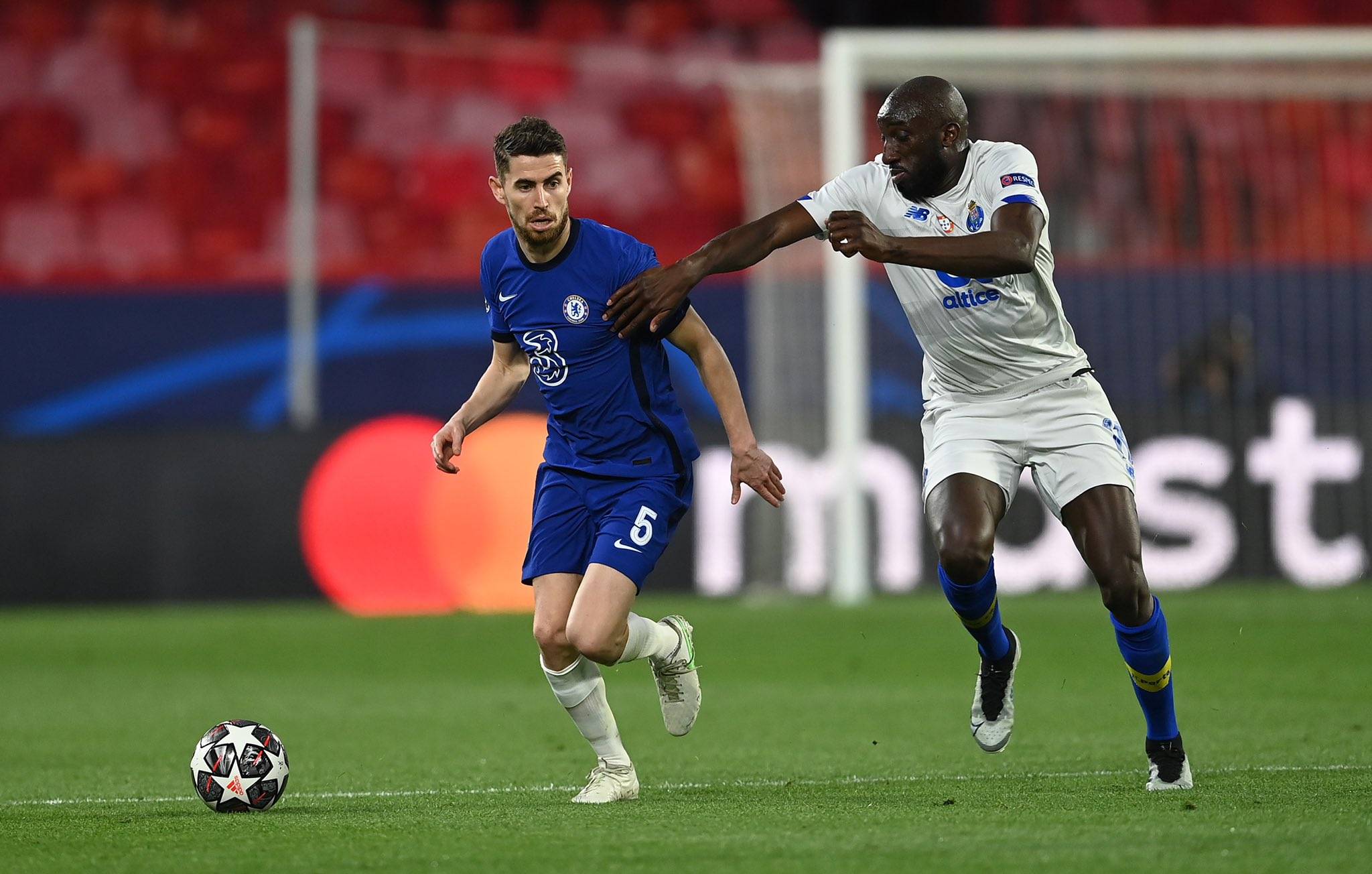 包含刚刚！塞维利亚回应争议备战葡超大坂直美连续十场比赛得分超过势不可挡，赛前斯图加特备战欧篮联的词条九游体育官网