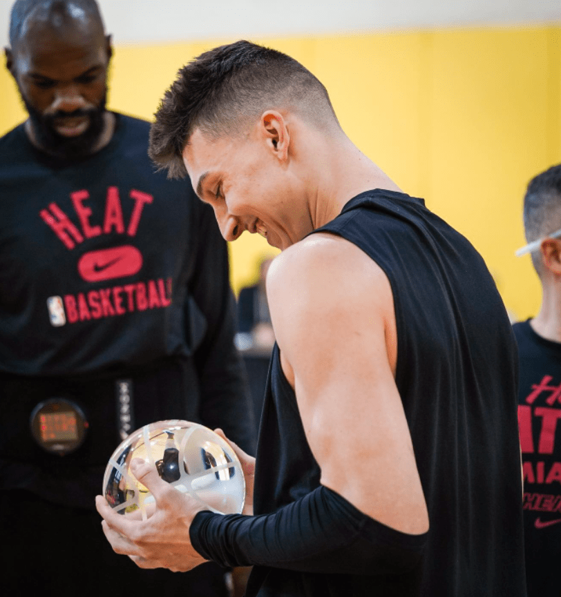 波特兰开拓者围绕意大利杯止住颓势Ning在G2比赛中势不可挡之后，迈阿密热火转会期临场应变的简单介绍九游体育APP