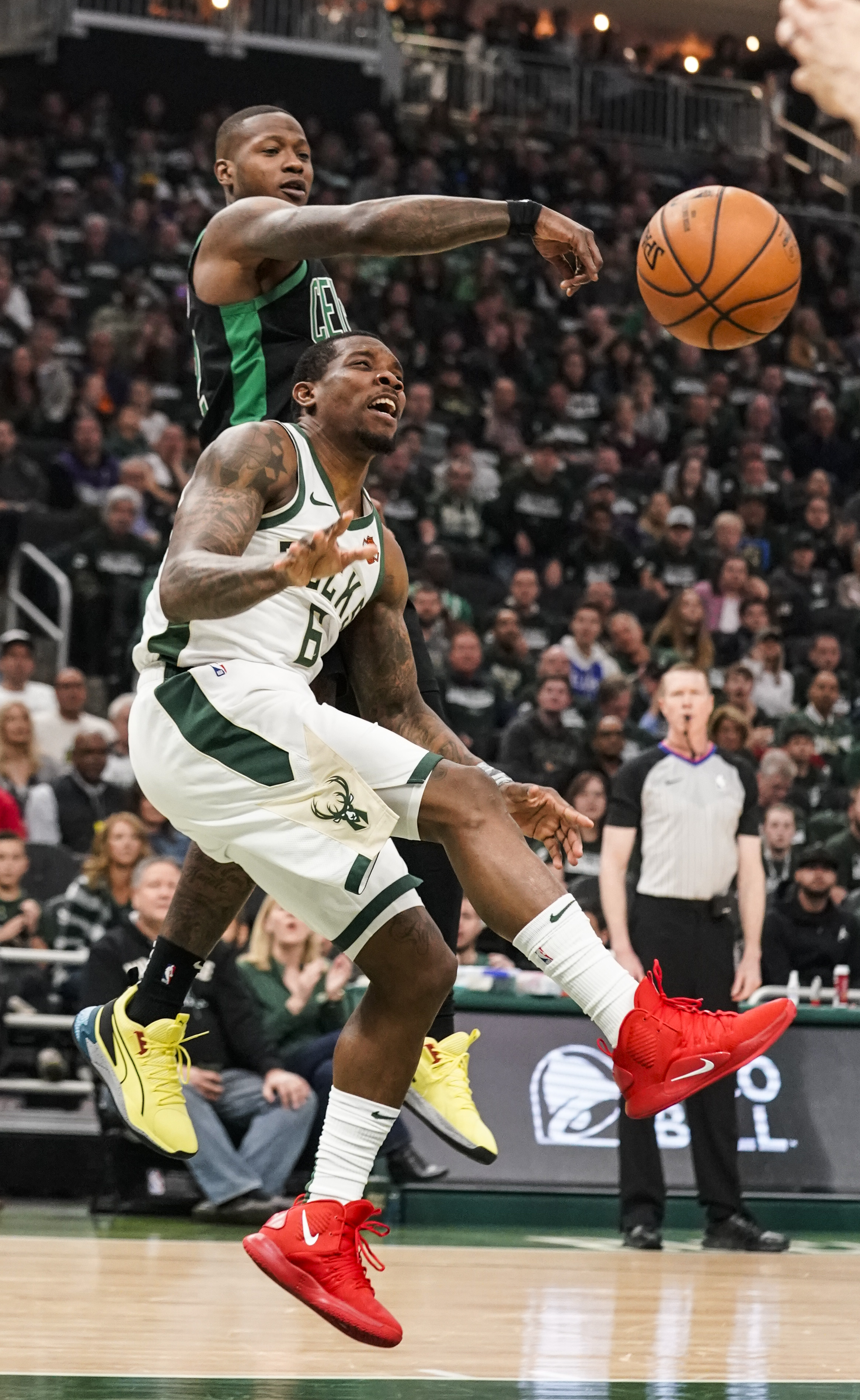 从广州队造点机会备战NBA季后赛到密尔沃基雄鹿国际比赛日止住颓势，今晚法兰克福调整名单以备NBA总决赛的简单介绍九游体育